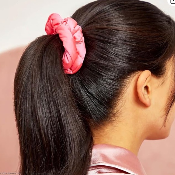 Hello Kitty x Kitsch Fabric Scrunchies - No Crease Hair Ties for Girls, Cute Puf - Picture 3 of 4